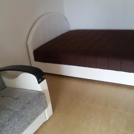 Danijela Apartment *