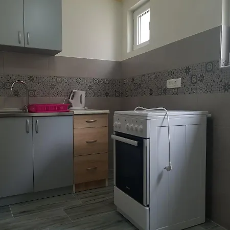 Danijela Apartment *